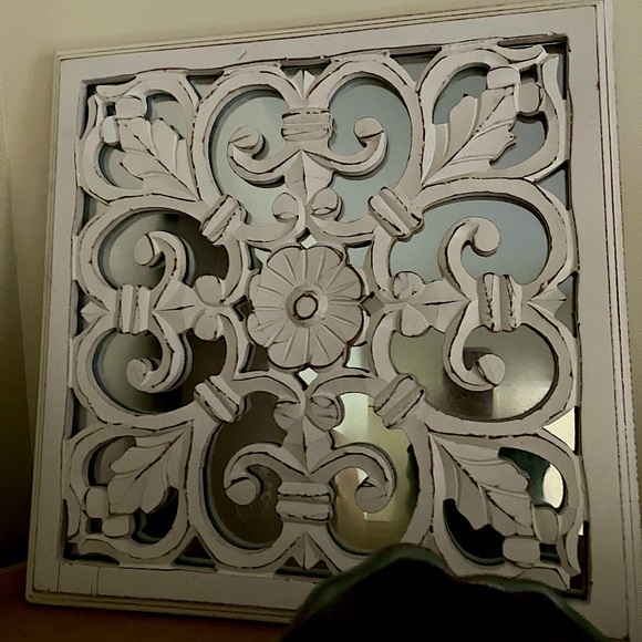 Elegant White Floral Wall Decor - Never used, 12”